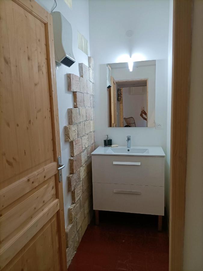 Apartmán T2 Duplex "Chez Evelyne" Remoulins Exteriér fotografie