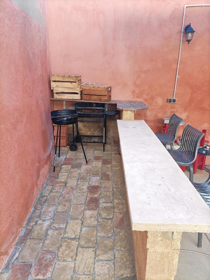 Apartmán T2 Duplex "Chez Evelyne" Remoulins Exteriér fotografie