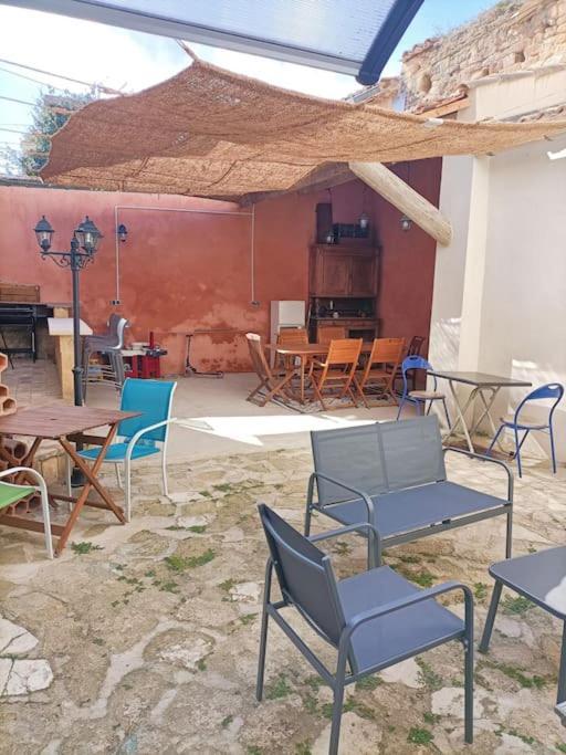 Apartmán T2 Duplex "Chez Evelyne" Remoulins Exteriér fotografie