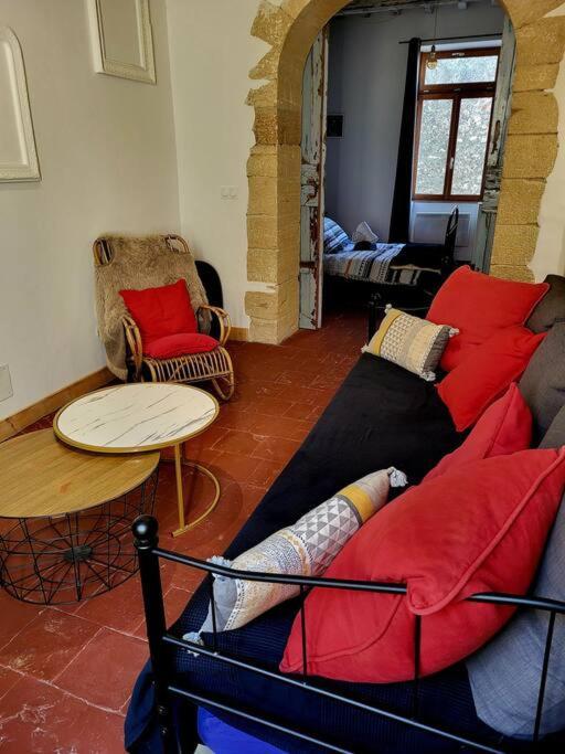 Apartmán T2 Duplex "Chez Evelyne" Remoulins Exteriér fotografie