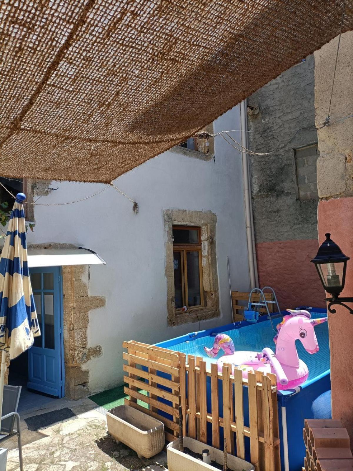 Apartmán T2 Duplex "Chez Evelyne" Remoulins Exteriér fotografie
